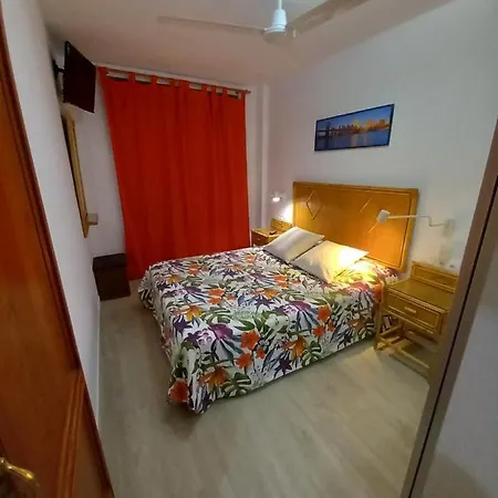 Alojamientosmomi3 アパート